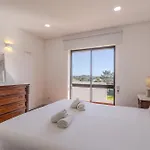 #333 T2 Edificio Domino By Holidays